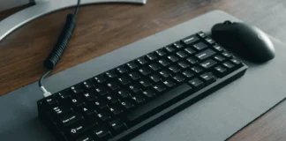 Hoe toetsenbord en muis aan te sluiten op Samsung Smart TV