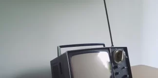 Wat is het zwarte kader op een TV, uitgelegd