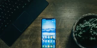 Hoe Android-telefoon casten naar laptop