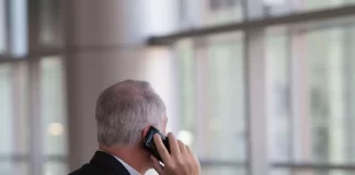 Hoe lang duurt het om een telefoongesprek te traceren